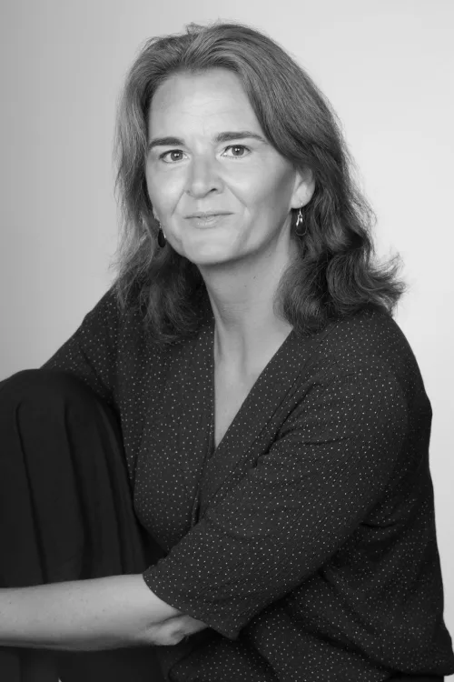 Portrait de Jessica Mathieu en noir et blanc
